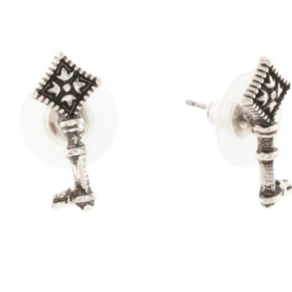 Patricia Nash Small Floret Stud Earrings - Picture 3 of 6